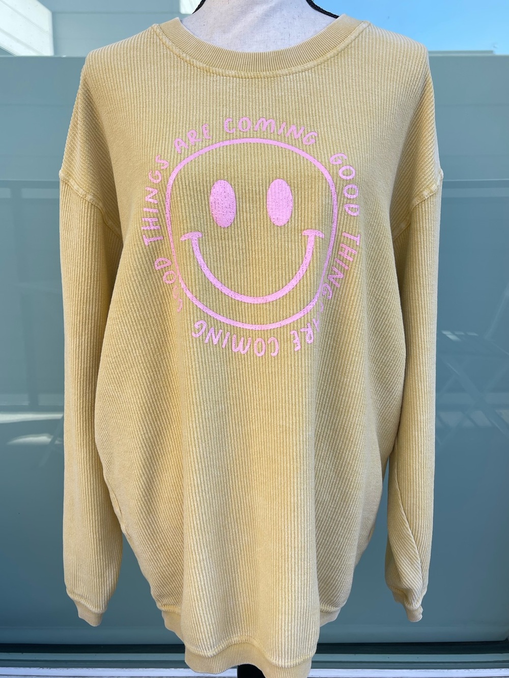 Chicka-D Smiley Graphic Crewneck Sweatshirt in Yellow with Pink Print Large